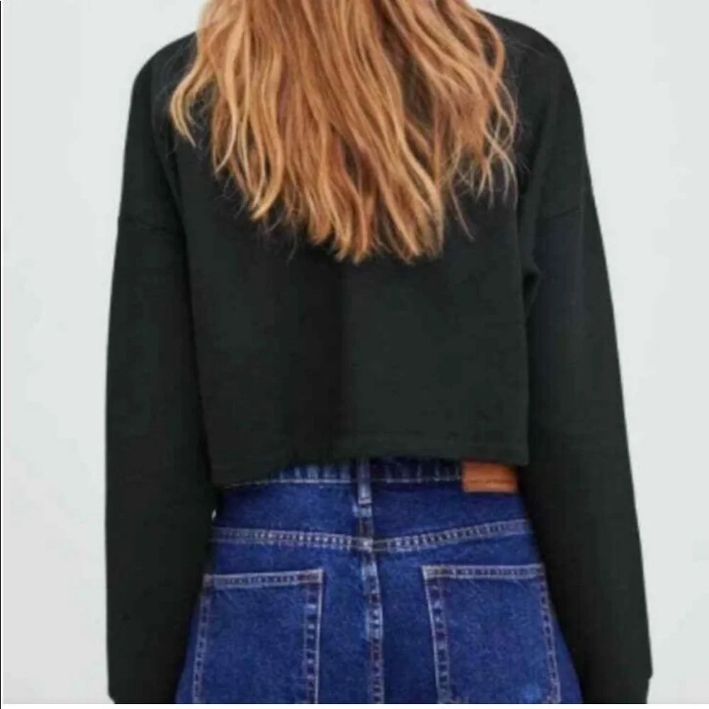 ZARA Size L black yarn fringe crop sweatshirt